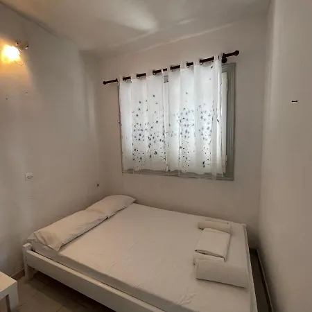 Santorini Grace 3 Foinikia (Santorini)